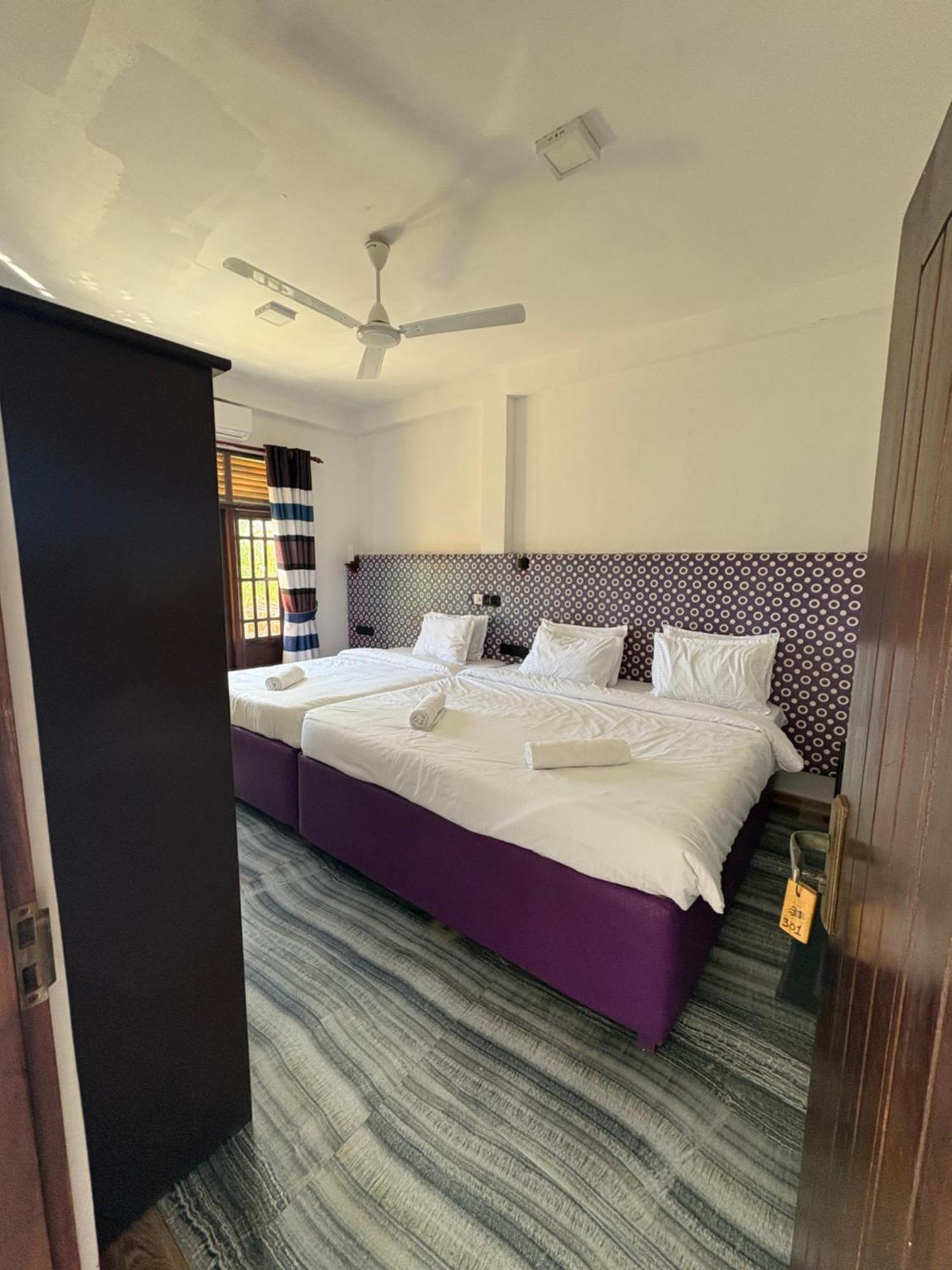 Wake N Flow, Weligama Ngoại thất bức ảnh