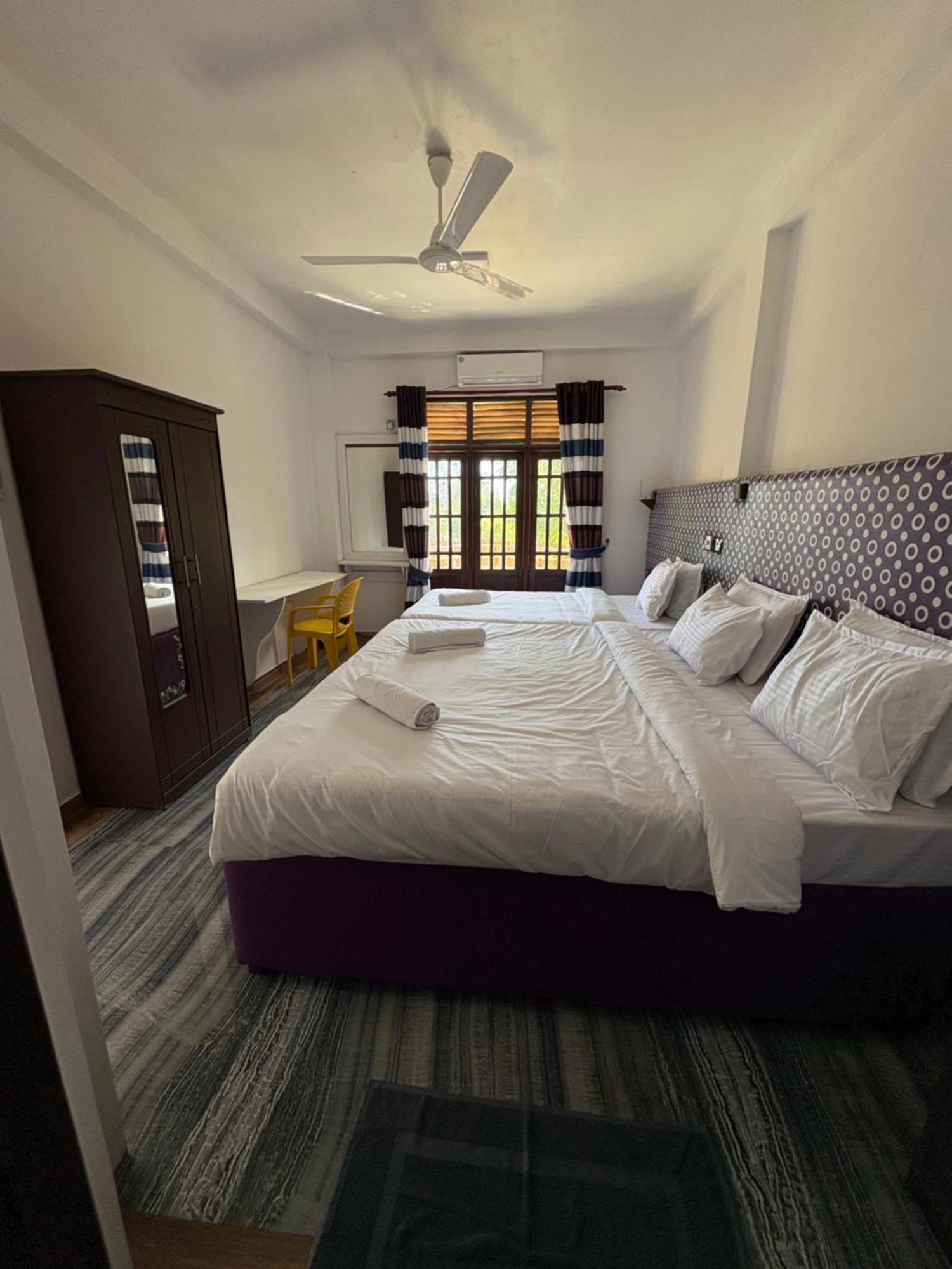 Wake N Flow, Weligama Ngoại thất bức ảnh
