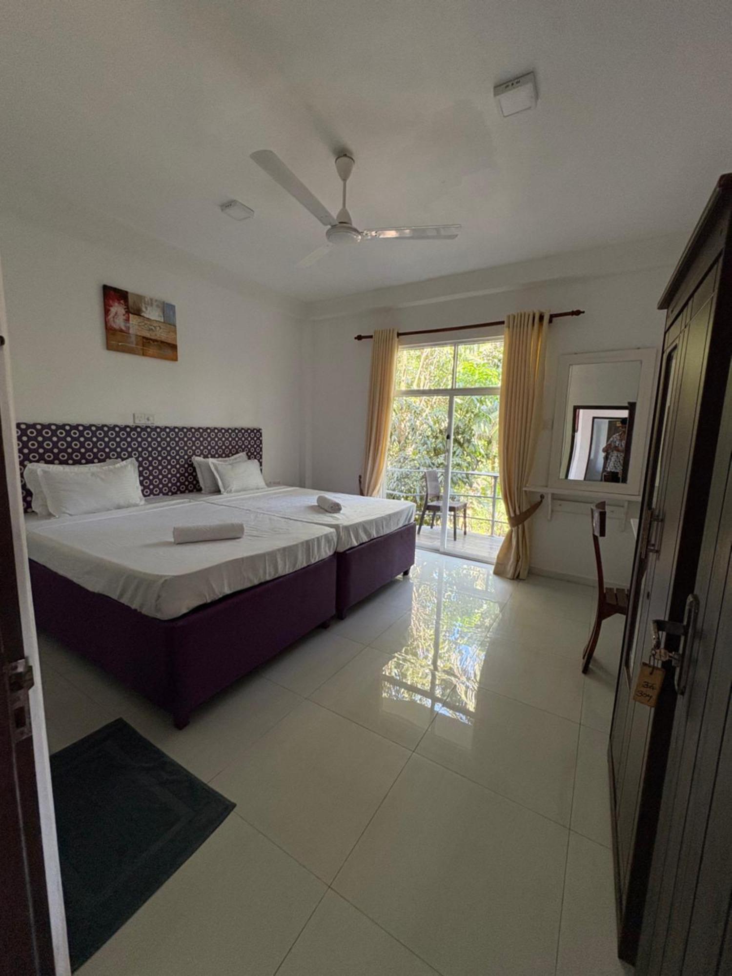 Wake N Flow, Weligama Ngoại thất bức ảnh