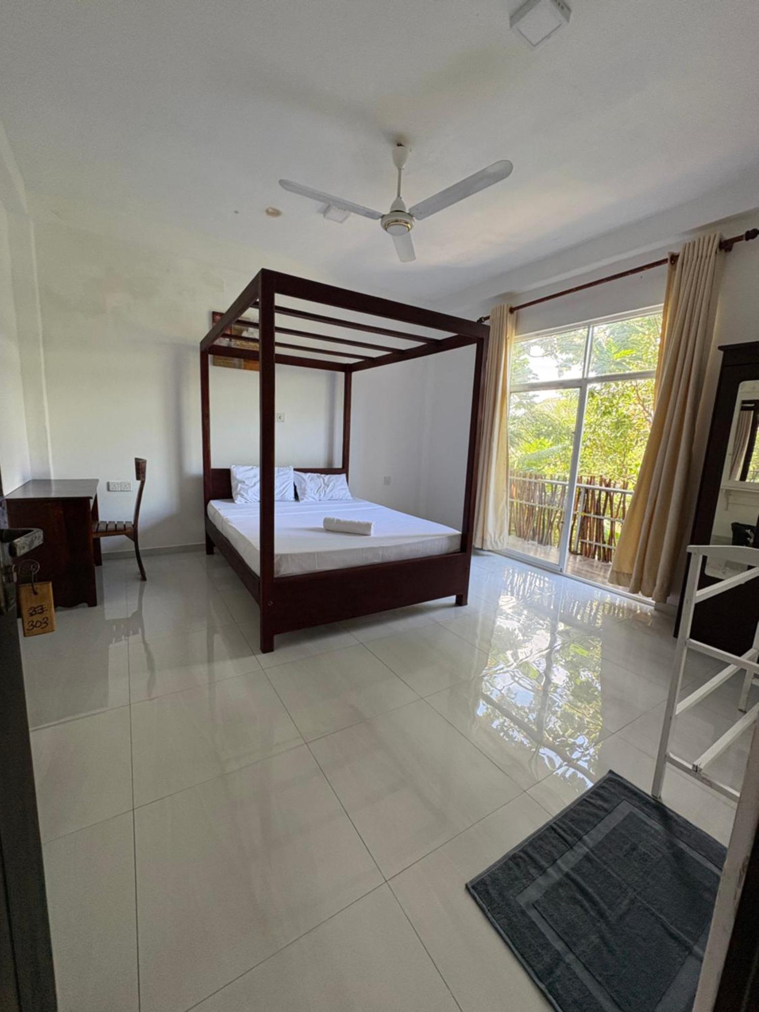 Wake N Flow, Weligama Ngoại thất bức ảnh