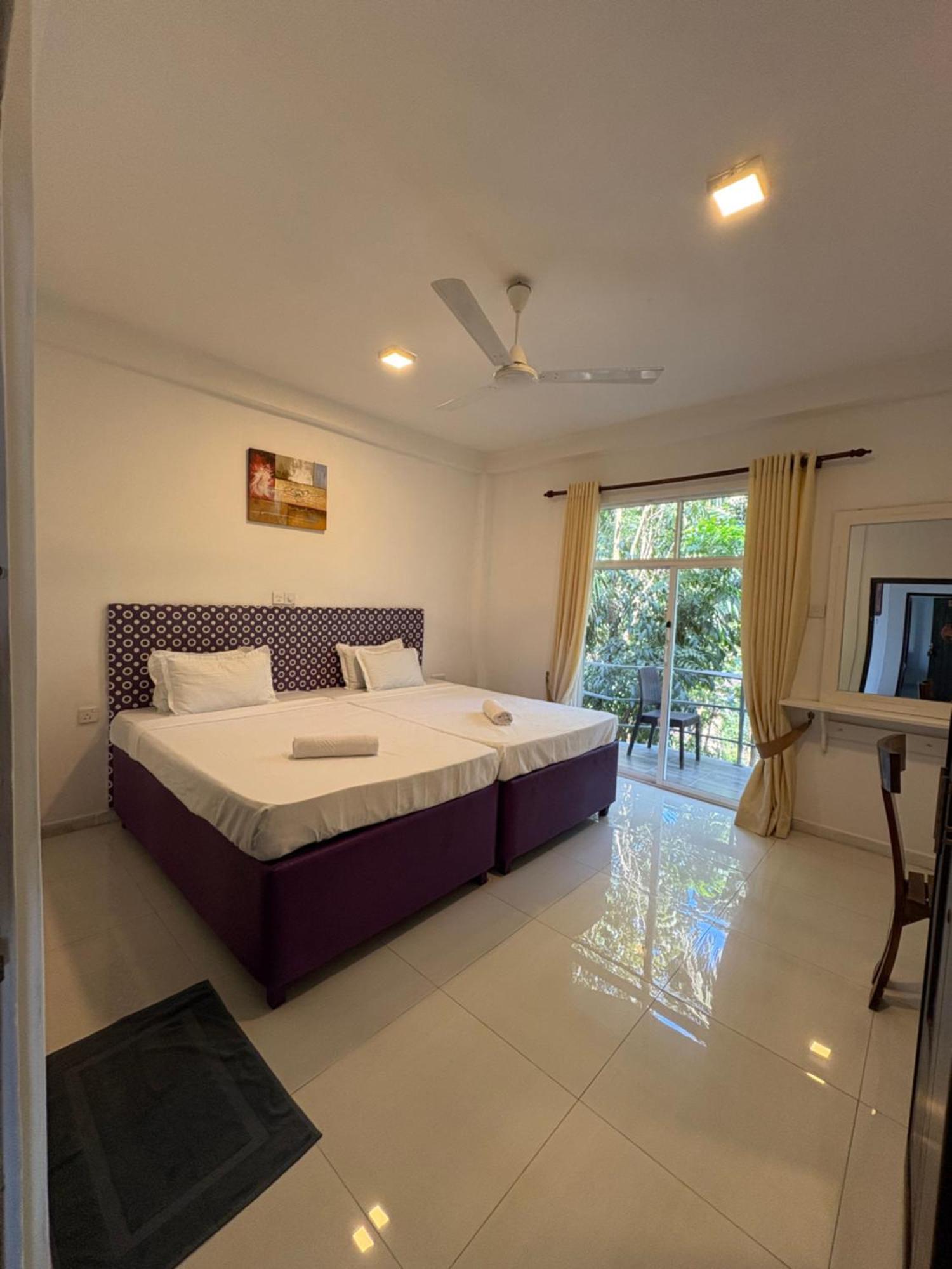 Wake N Flow, Weligama Ngoại thất bức ảnh